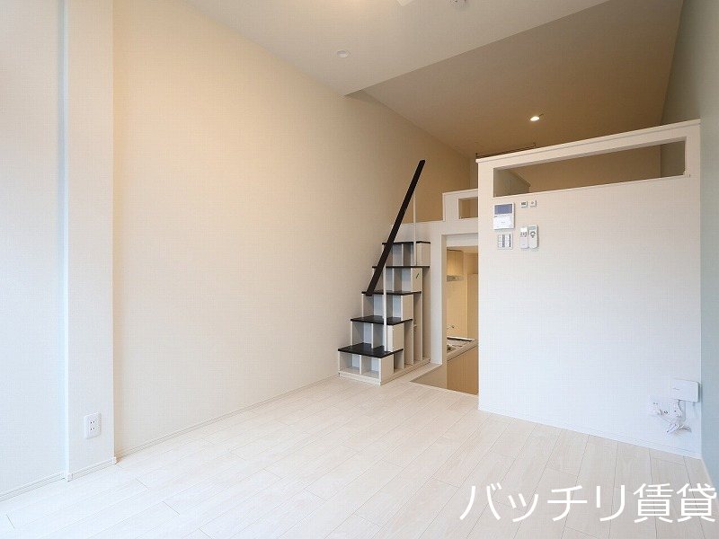 居室・リビング　同型タイプの為、現状を優先いたします。