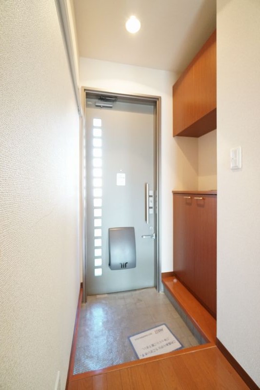 玄関　下駄箱も容量たっぷり！