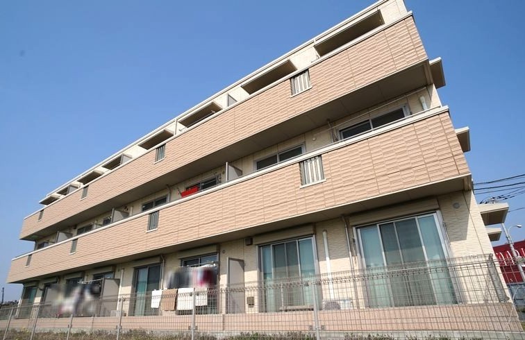 建物外観　きれいな外観！日当り問題なし！！