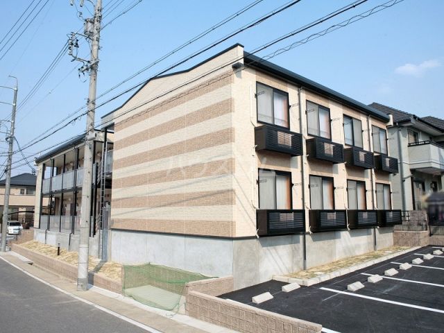 【レオパレスドナヴィータの建物外観】