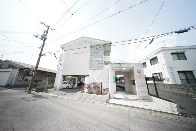 下関市川中本町のマンションの建物外観