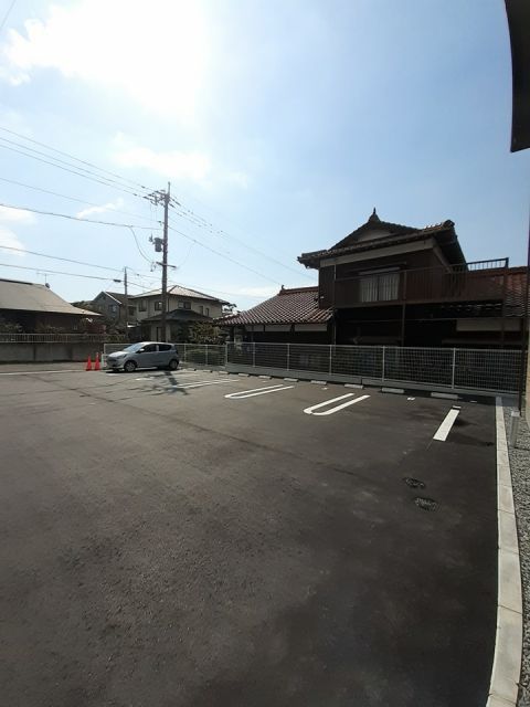 【宇部市則貞のアパートの駐車場】