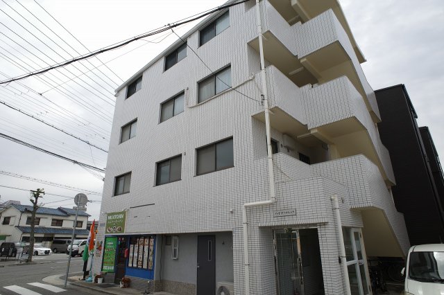 神戸市垂水区東垂水のマンションの建物外観