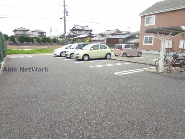 【ノーブルウイングBの駐車場】