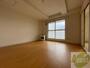 居室・リビング　広くてキレイなお部屋が広がっていて、充実した生活が送れそう。