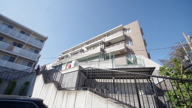 川越市新宿町のマンションの建物外観