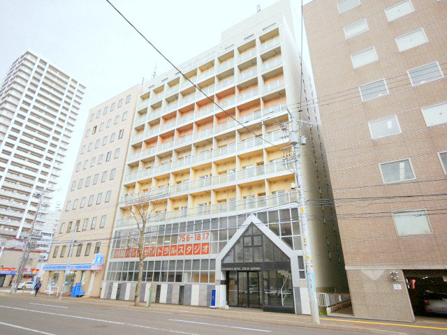 札幌市北区北七条西のマンションの建物外観