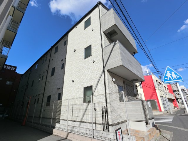 【千葉市中央区南町のアパートの建物外観】