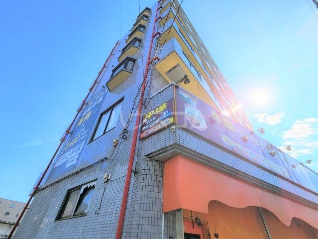 平塚市宮松町のマンションの建物外観