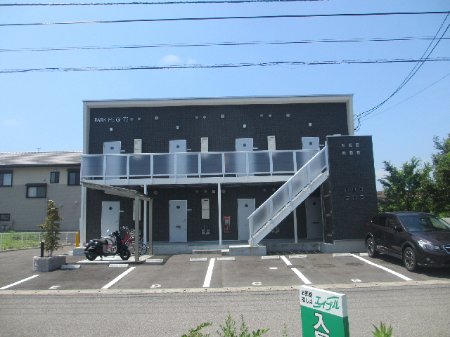 【鳴門市鳴門町高島のアパートの駐車場】