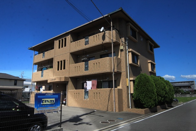 松山市南江戸のマンションの建物外観