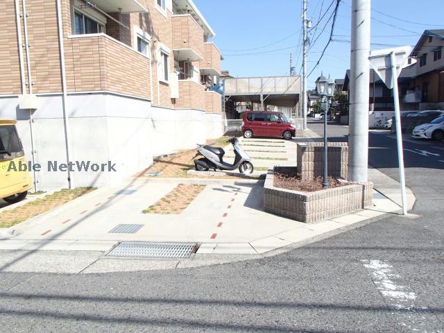 【シュティル梅が丘の駐車場】