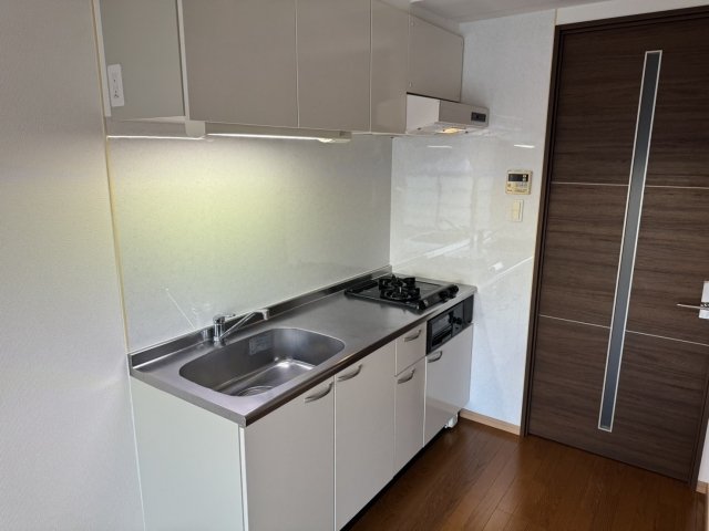 キッチン　現況優先となります。現地にて間取り・仕様等をお確かめ下さい。