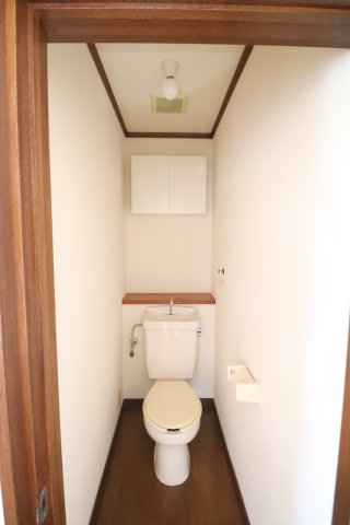 トイレ　同物件　別号室の写真です