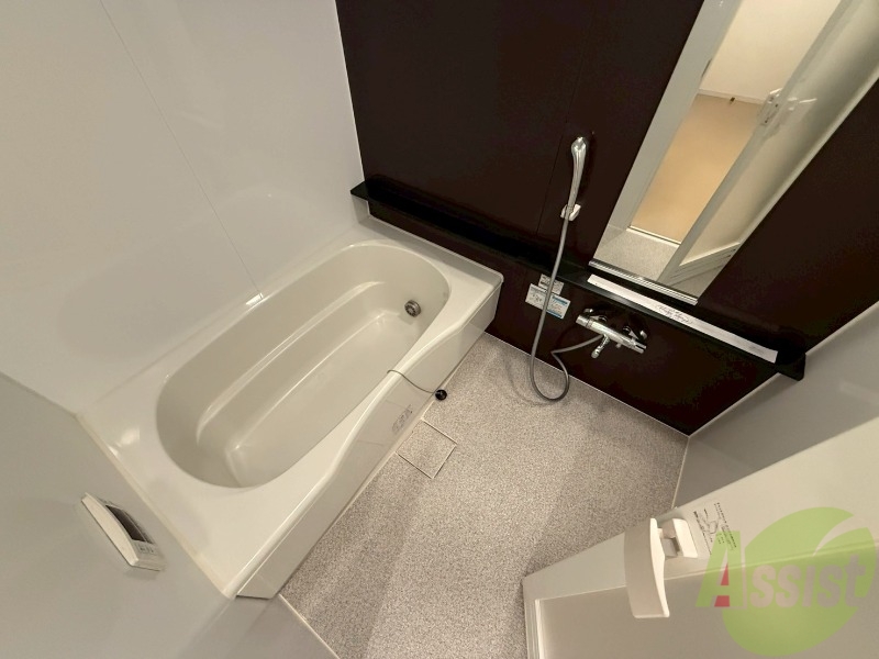 バス・シャワールーム　お風呂になります。一日の疲れを癒してくださいね。