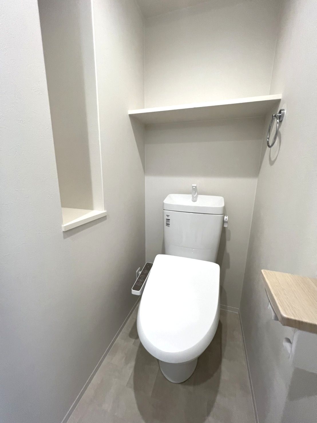 トイレ　同タイプの別のお部屋の写真です