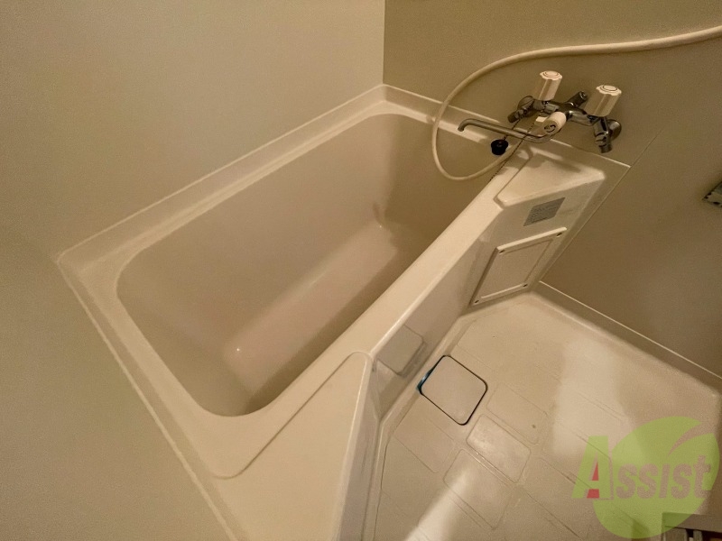 バス・シャワールーム　お風呂になります。一日の疲れを癒してくださいね。