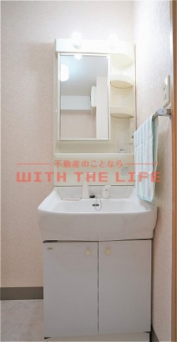 洗面設備　使いやすい独立洗面台です