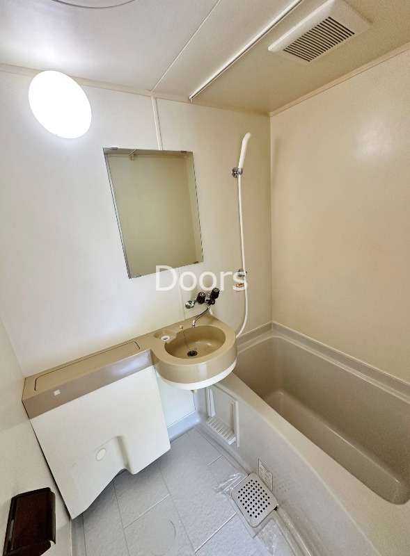 バス・シャワールーム　別のお部屋の写真です。