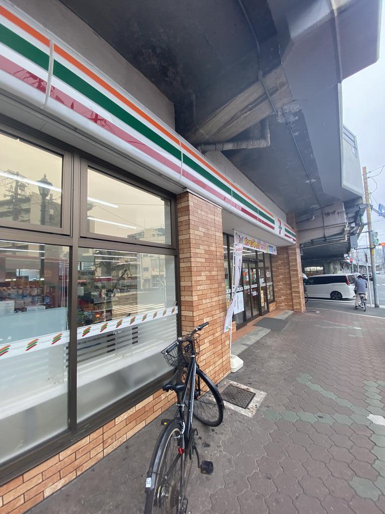 コンビニ　セブンイレブン大阪片町店（コンビニ）まで377m