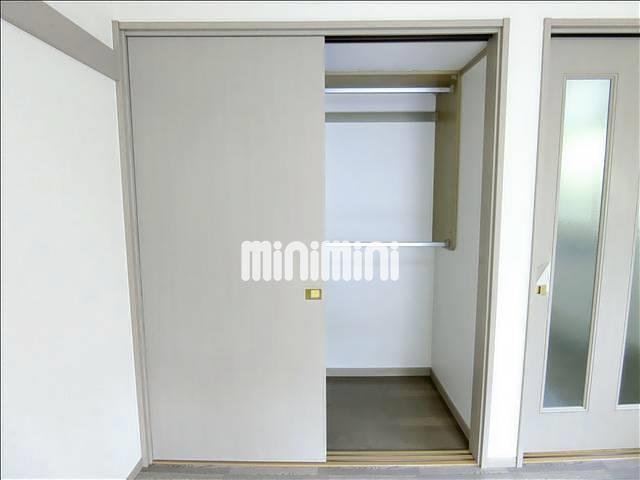 収納　収納があるのでお部屋を広々と使えますね。