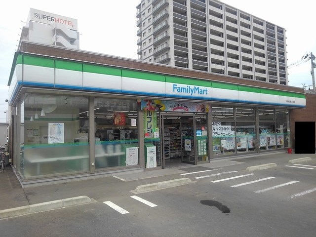コンビニ　ファミリーマート美田園二丁目店（コンビニ）まで450m
