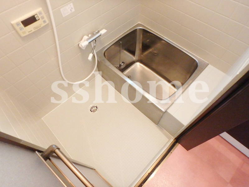 バス・シャワールーム　清潔感ある浴室☆