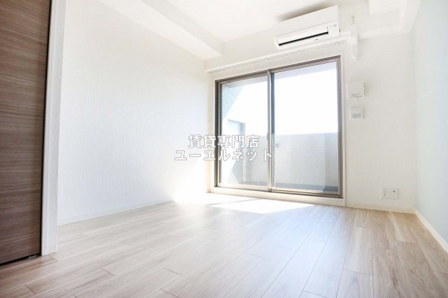 居室・リビング　ゆったりとくつろげる、落ち着きのある居室空間です