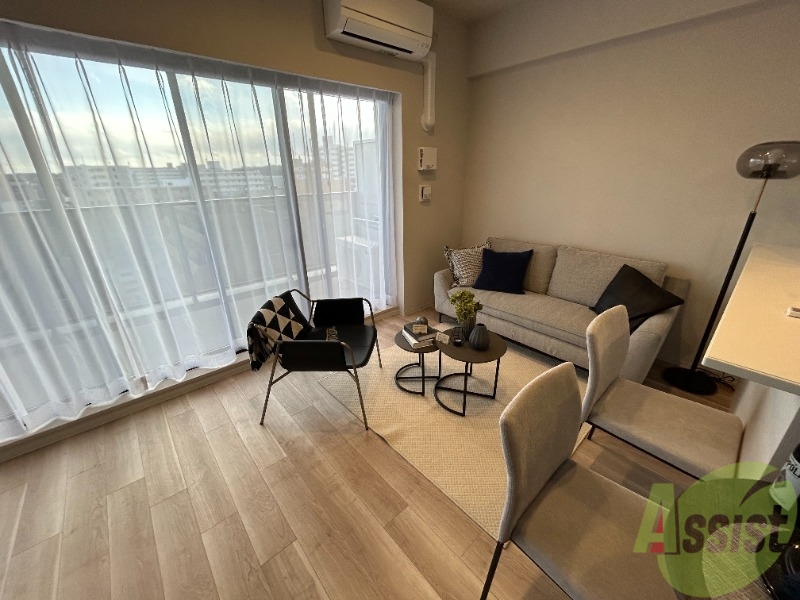 居室・リビング　１０．１帖のＬＤＫです。白を基調とした空間がオシャレです。