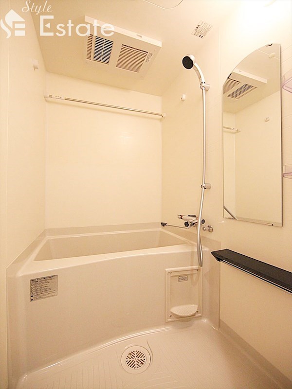 バス・シャワールーム　バスルーム