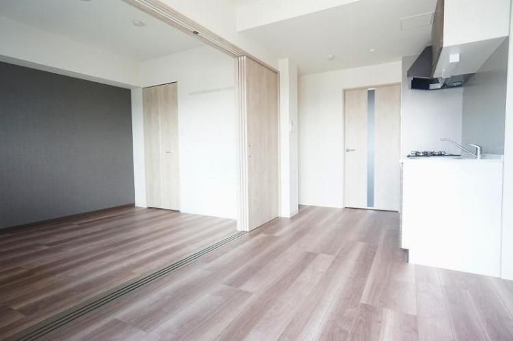 居室・リビング　こちらのリビングで趣味の時間をお楽しみください