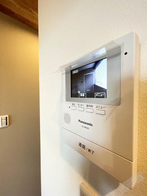 セキュリティ　カラーモニターホンで来訪者を確認できます♪