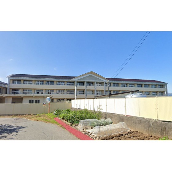 中学校　佐久市立野沢中学校（中学校）まで1672m