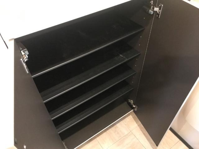 玄関　下駄箱
