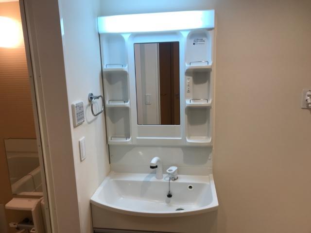洗面設備　洗髪洗面化粧台