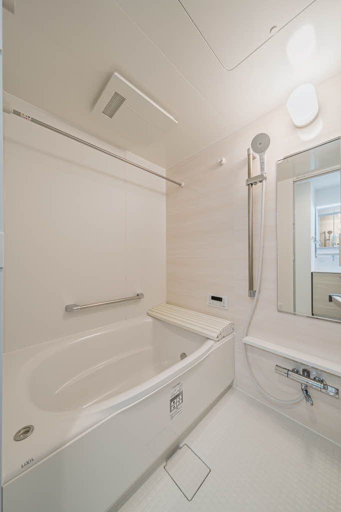 バス・シャワールーム　バスルーム