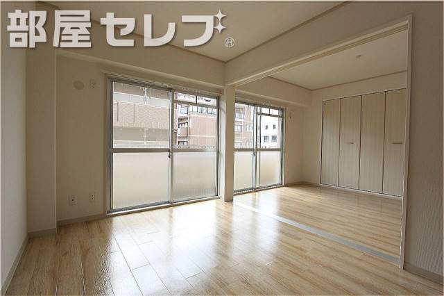 居室・リビング　２０２号室の写真になります。