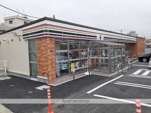 コンビニ　セブンイレブン八戸ゆりの木通店（コンビニ）まで220m