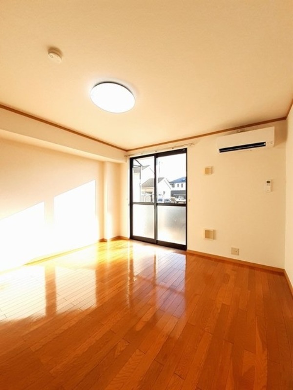 居室・リビング　図面と現状に相違がある場合には現状を優先