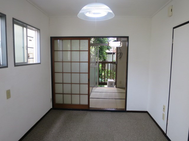 居室・リビング　収納豊富！