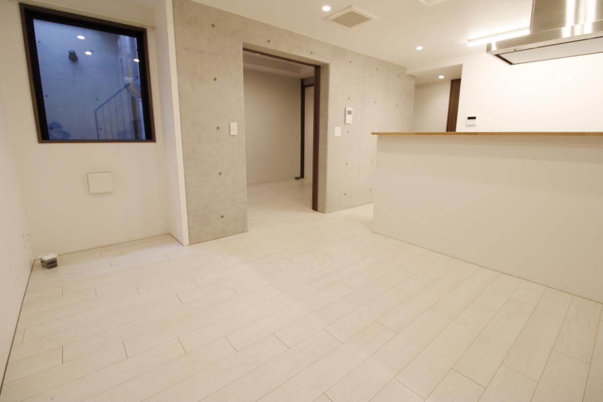 居室・リビング　※別部屋の参考写真です。