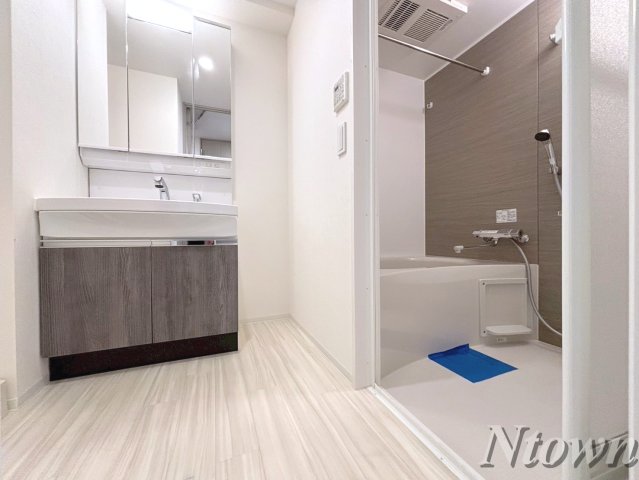 洗面設備　使いやすい洗面所です