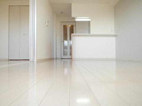 居室・リビング　室内