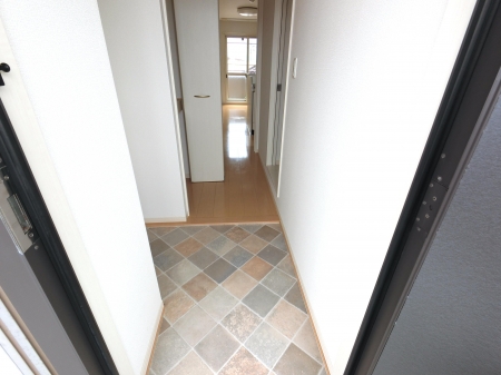 玄関　（同間取参考写真）