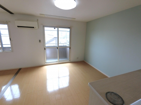 居室・リビング　（同間取参考写真）