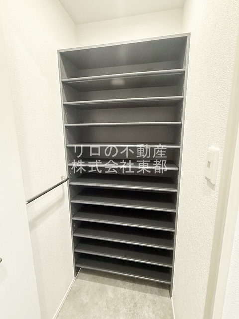 玄関　下駄箱がついているので、片付いた玄関をキープできます！