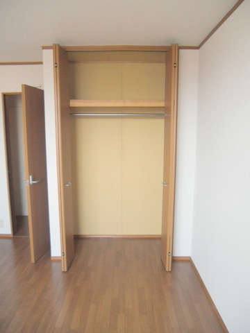 収納　天井まで高さのあるクローゼット