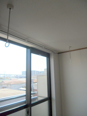 その他設備　雨の日も安心　室内物干フック