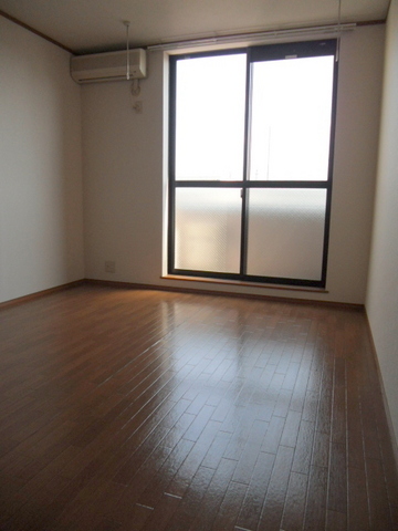 居室・リビング　２Ｆ南東向き日当り良好　日当り良好の７．２帖