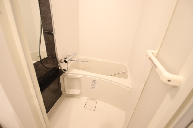 バス・シャワールーム　※別室の参考写真の為、現況優先です。